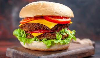 Building the Ultimate Burger: Layering and Stacking for Optimal Flavors